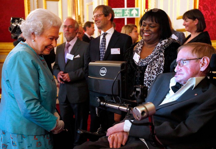 Stephen Hawking with Elizabeth II